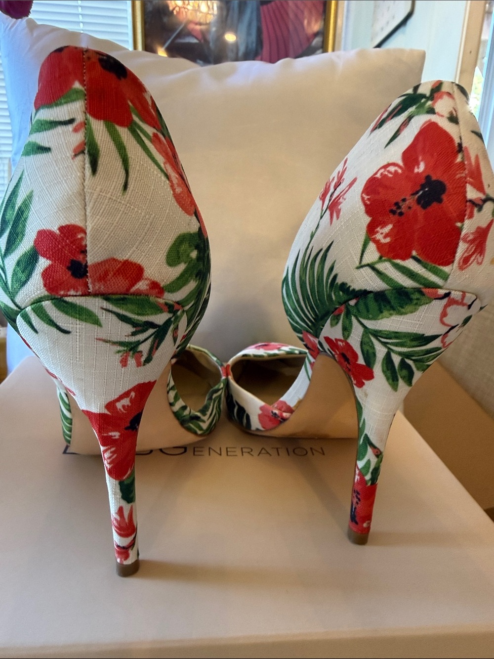 Spring Multi Flowered Pumps - Picture 4 of 4